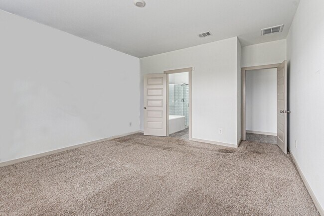 Building Photo - 31 Desert Spring Ln