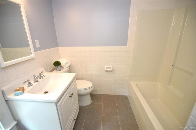 Building Photo - 5 Brevoort Rd