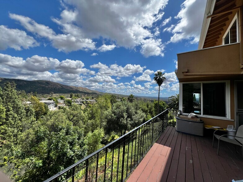 Building Photo - 10352 Cowan Heights Dr