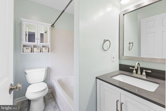 Building Photo - 219 Liberty Dr