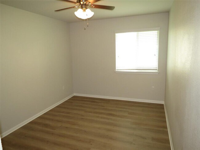 Building Photo - 375 Musgrav