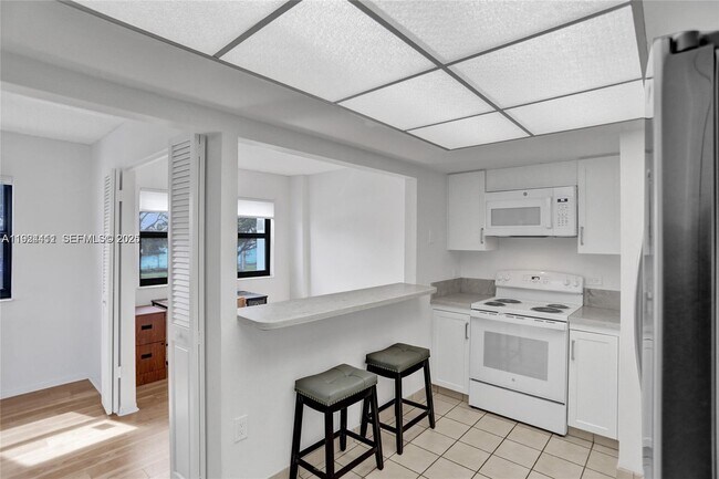 Building Photo - 1201 S Ocean Dr