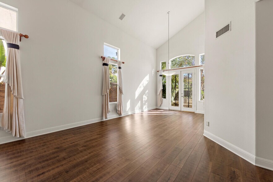Living room - 7224 Imbach Place
