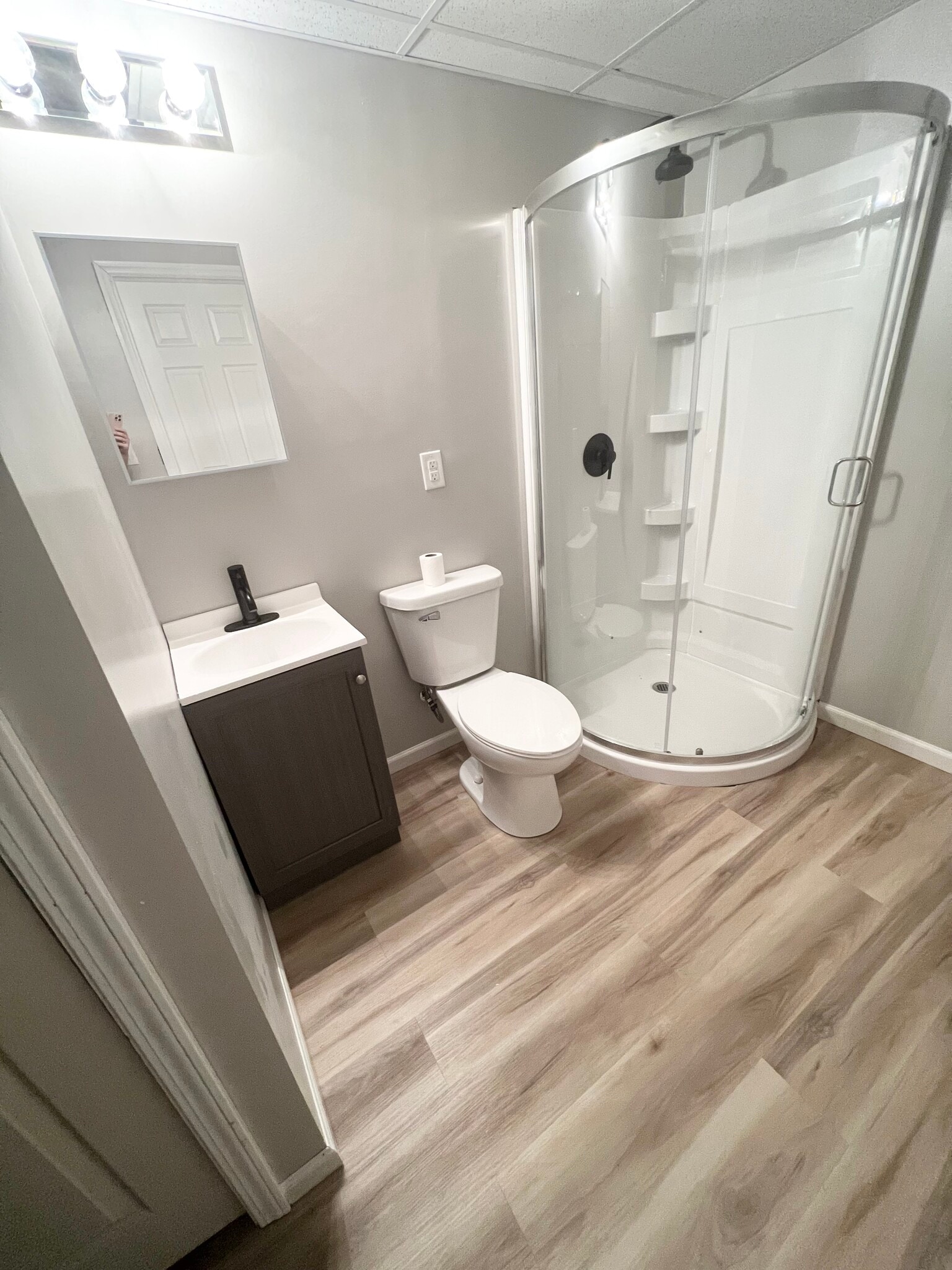 Downstairs 3rd bathroom - 20 Sunridge Dr