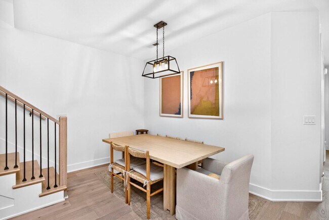 Building Photo - 926A Strouse Ave