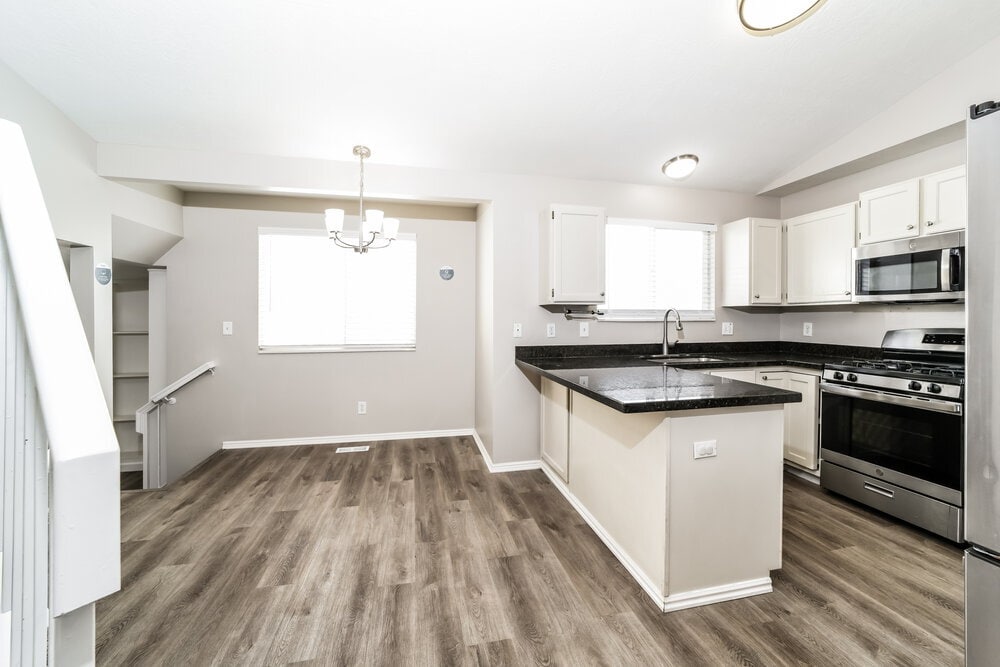Building Photo - 7747 S Briar Dr