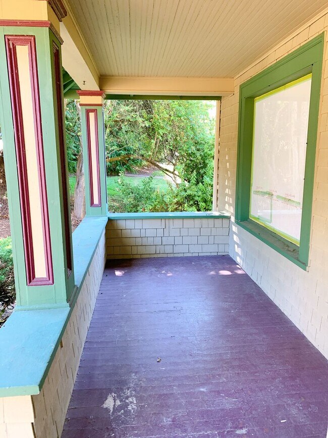 Building Photo - 821 Billy Frank Jr. St