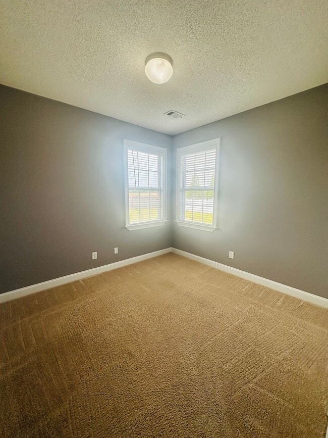 Building Photo - 709 Loudon Hill Dr