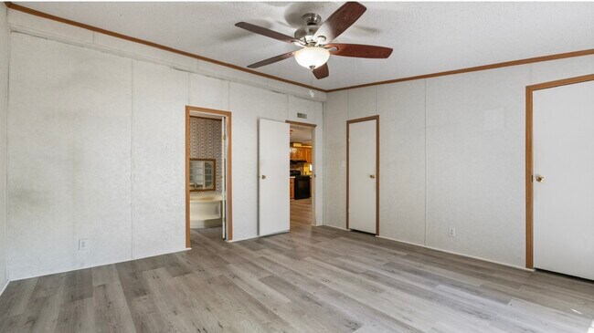 Building Photo - 10991 FM 1484 Rd