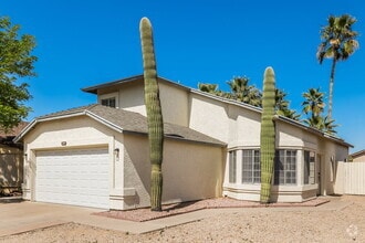Building Photo - 3104 E Siesta Ln