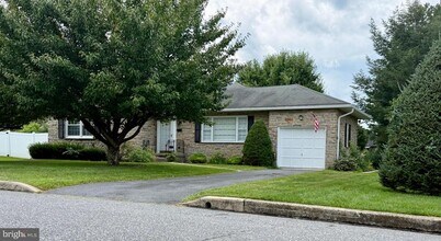 Building Photo - 175 Orchard Cir