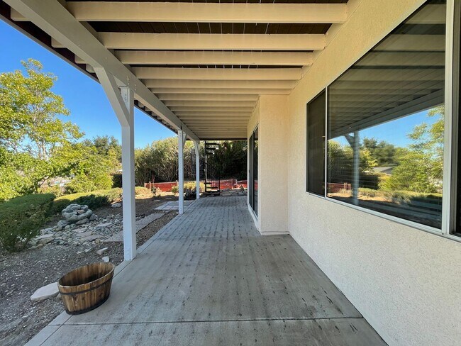 Building Photo - 1535 Via Arroyo