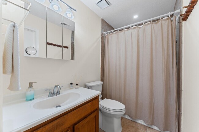 Building Photo - 12755 Mill Ridge Dr