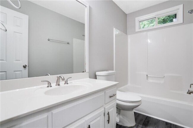 Building Photo - 130 Cedar Creek Ct