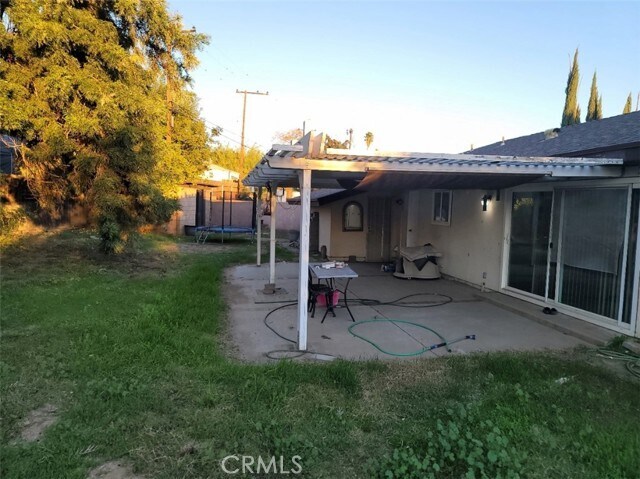 Building Photo - 6984 Center St