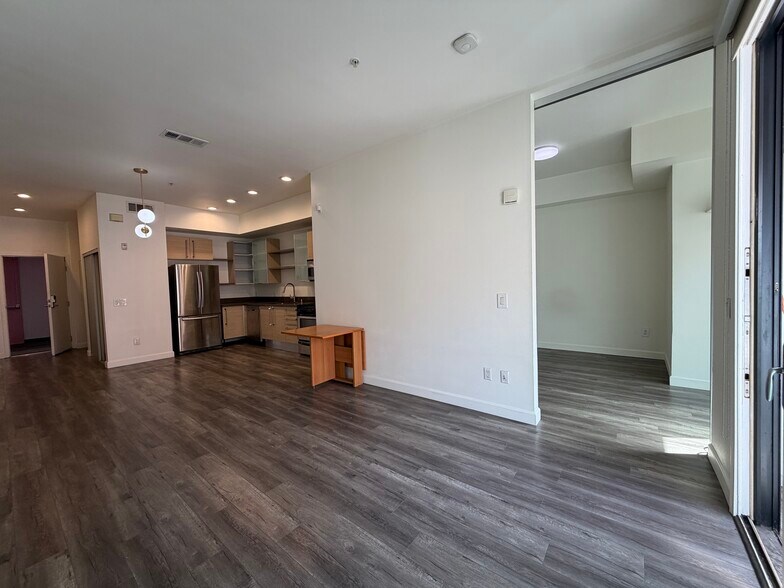 Building Photo - 1234 Wilshire Blvd