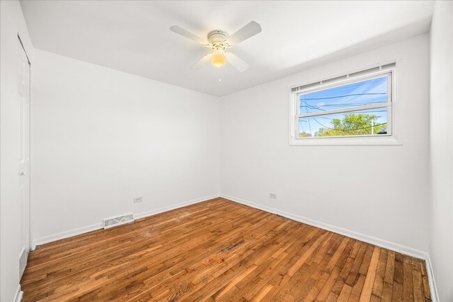 Building Photo - 13313 S Eberhart Ave