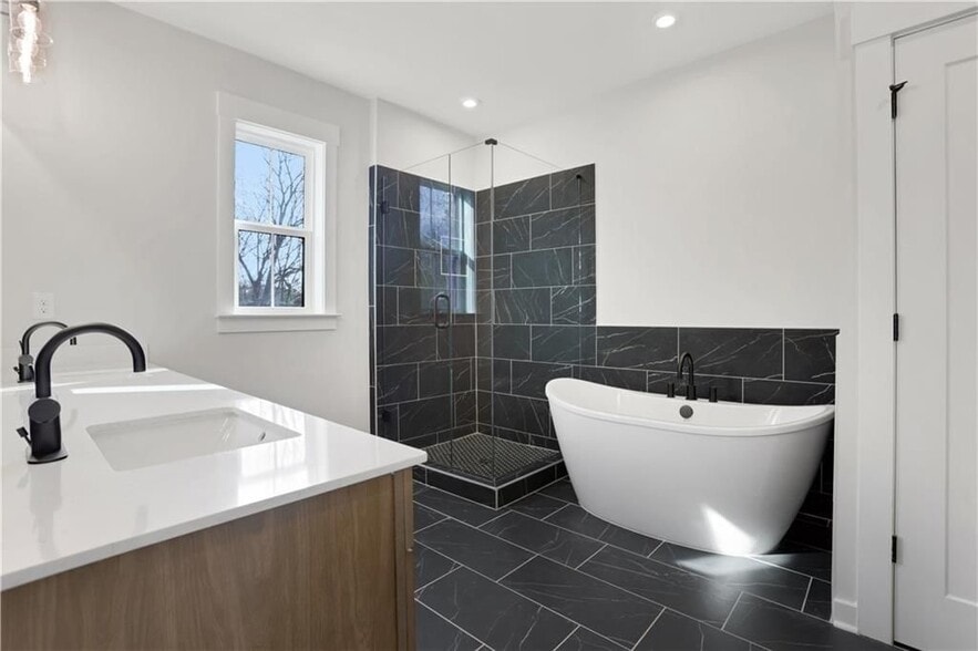 Building Photo - 119 Bridgecrest Rd