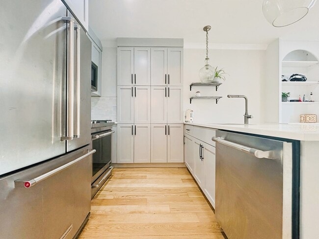 Building Photo - 30 Polk St