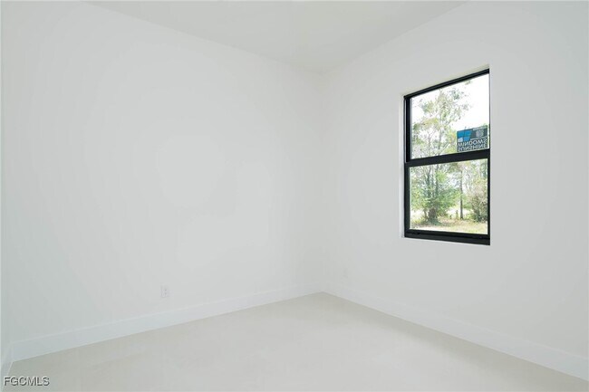 Building Photo - 3216 40th St SW