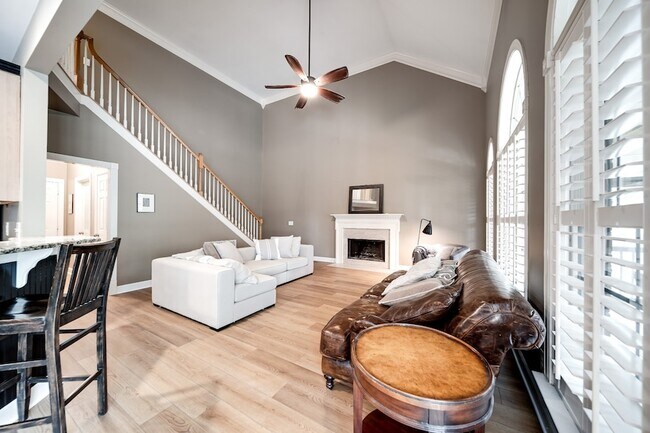 Building Photo - 9813 Albemarle Ln