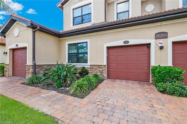 driveway - 26205 Palace Ln