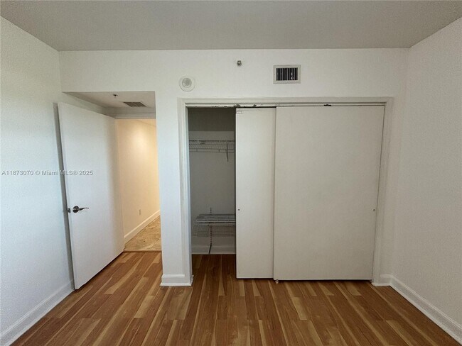 Building Photo - 15051 Royal Oaks Ln