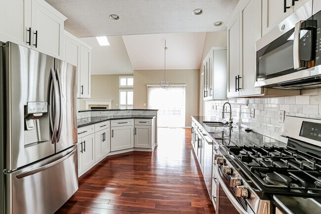 Building Photo - 4650 Greyson Dr