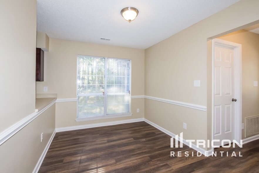 Building Photo - 5400 Southminster Ln