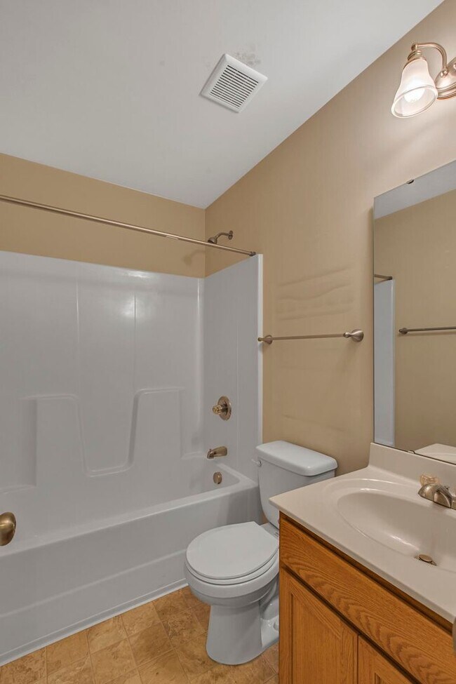 Building Photo - Charming 3-Bedroom Home on Large Acreage L...