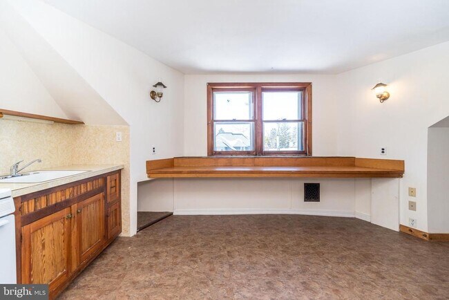 Building Photo - 7738 Ardleigh St