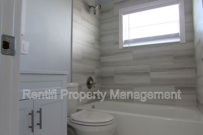 Building Photo - 401 Palmetto Dr