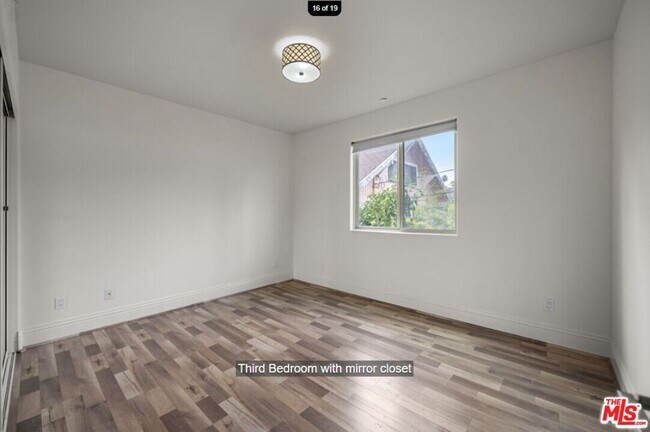 Building Photo - 147 N Berendo St