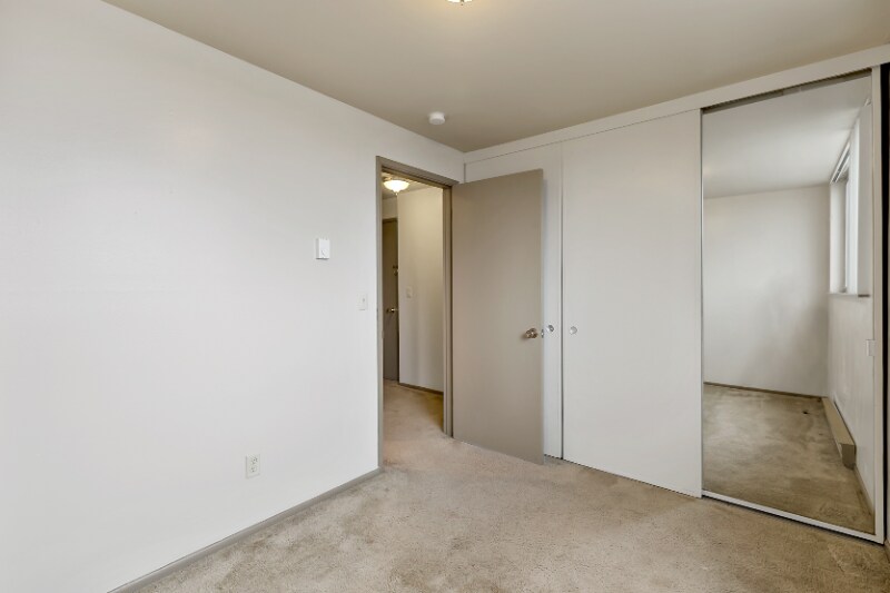 Building Photo - 5515 15th Ave NE