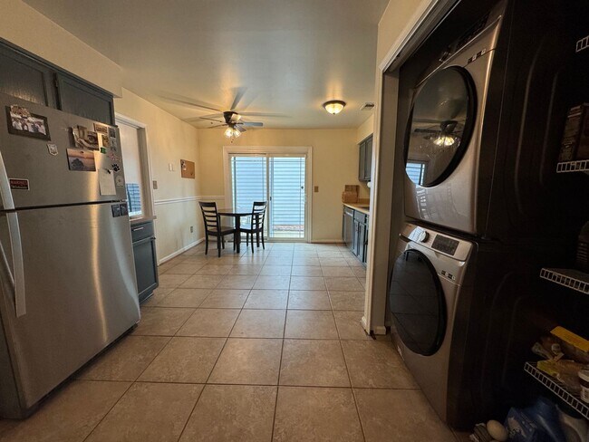 Building Photo - Well Maintained Single-Family Home in FC School District