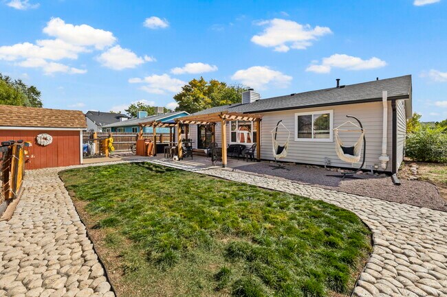 Building Photo - 901 Candlestar Loop N