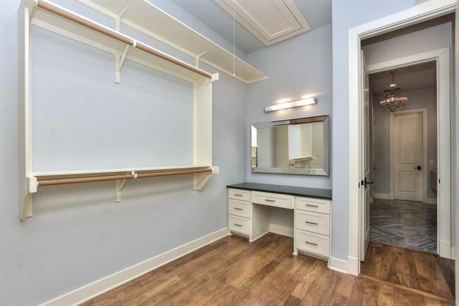 Building Photo - 1529 Barton Springs Rd