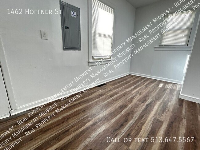Building Photo - 1462 Hoffner St