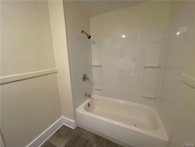 Building Photo - 144 Clinton Ave