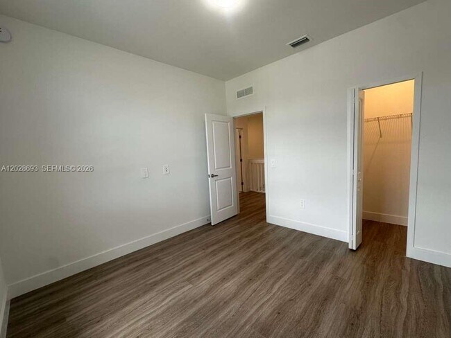 Building Photo - 1280 N Flagler Ave
