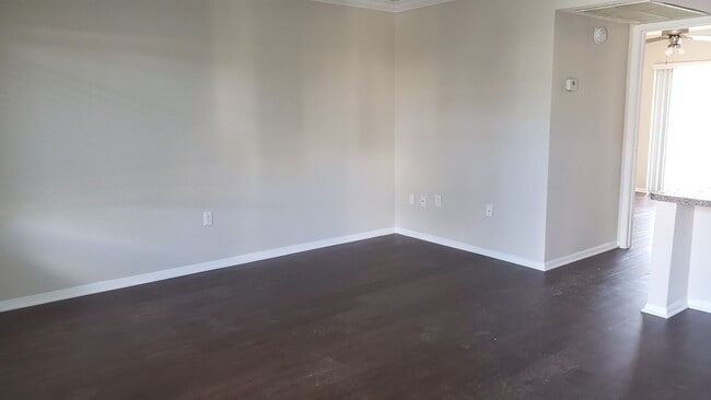 Building Photo - Walk to Uptown Altamonte!