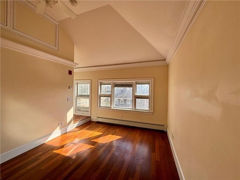 Building Photo - 22 Mt Vernon St