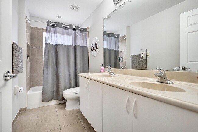 Building Photo - 8876 Sandy Crest Ln