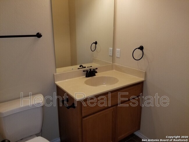 Building Photo - 1027 Brown Rock Dr