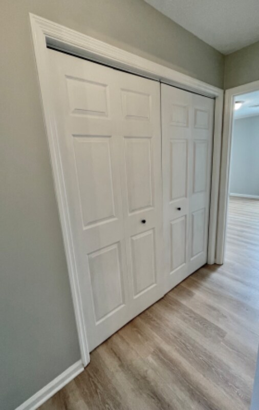 Building Photo - 209 Hutchins Dr