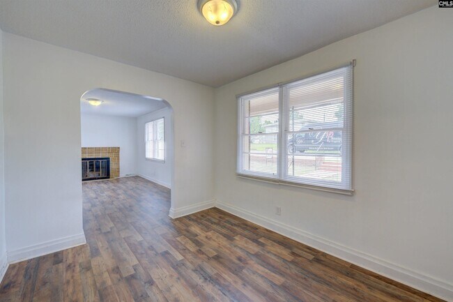 Building Photo - 5612 Kirkland St