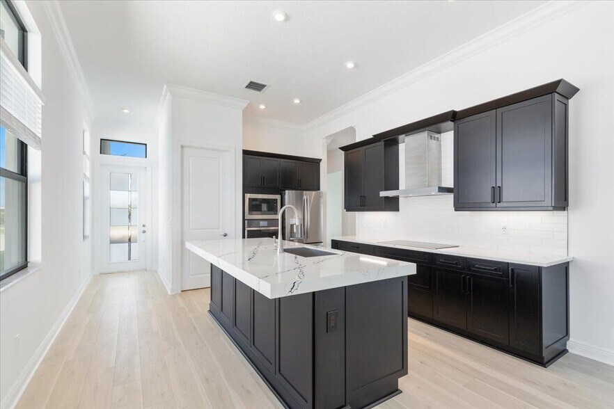 Building Photo - 116 SE Cortile Enza