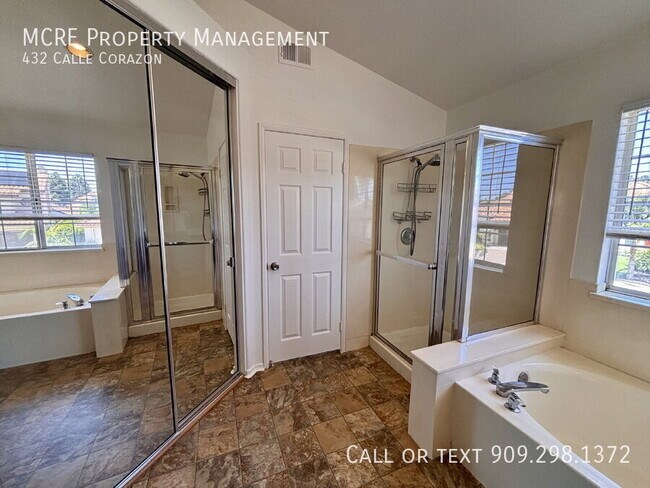 Building Photo - 432 Calle Corazon