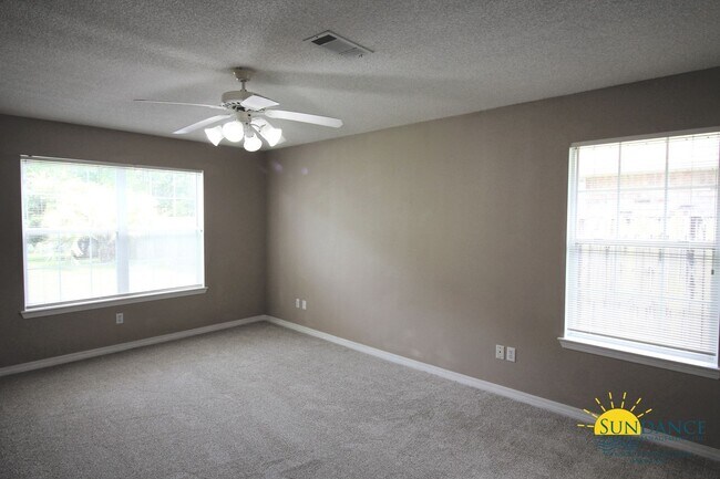 Building Photo - Gorgeous 3 Bedroom Home in Fort Walton Beach