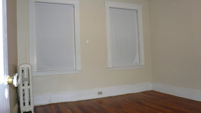 Building Photo - Packards Corner 3 bed split Heat Hw Inc NO FEE Students ok